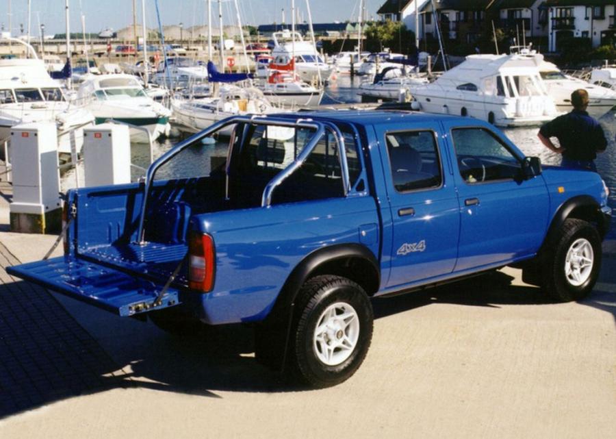  Nissan Navara Pickup Crew Cab 1997 года  (UK) (фото 2 из 5)